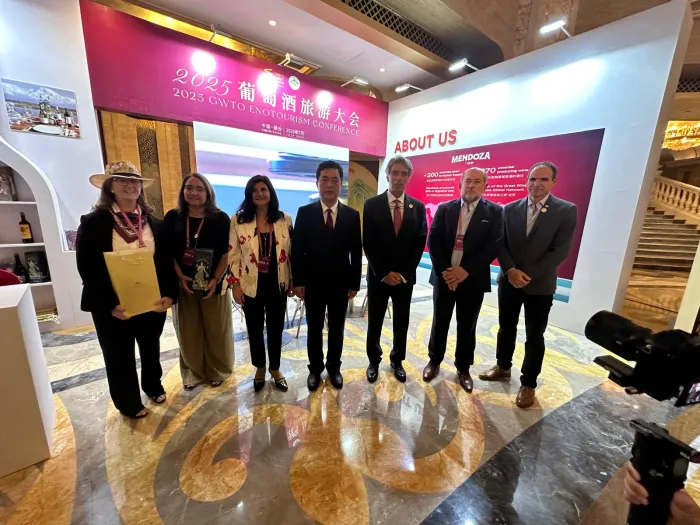Delegación presente II Cumbre Mundial OMET del Enoturismo Responsable 2025