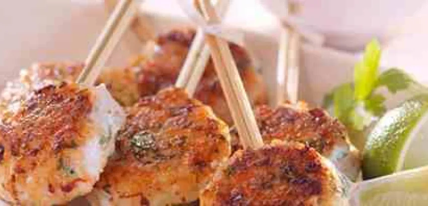 Piruletas tailandesas de Bacalao y Salmón Noruego Fresco Piruletas tailandesas de Bacalao y Salmón Noruego Fresco