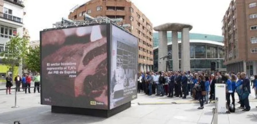 Primer monumento al hostelero se alza en el centro de Madrid Primer monumento al hostelero se alza en el centro de Madrid