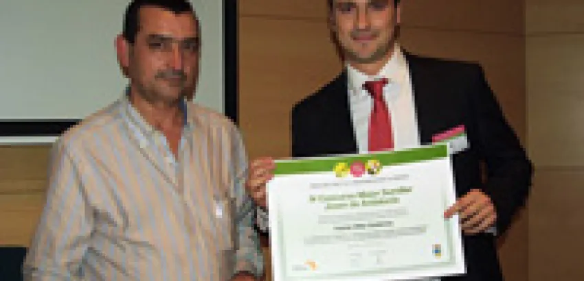 Fabián Villar y y Rubén Subires Barrabes, mejores sumiller joven y Premio Especial del Público al vino “Amancer 2005”. Fabián Villar y y Rubén Subires Barrabes, mejores sumiller joven y Premio Especial del Público al vino “Amancer 2005”.