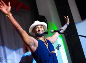Usher y Ludacris gozan la noche habanera en Sarao's Bar