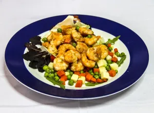 Recetas de la cocina regional santiaguera: “Camarones salteados con vegetales y piña”
