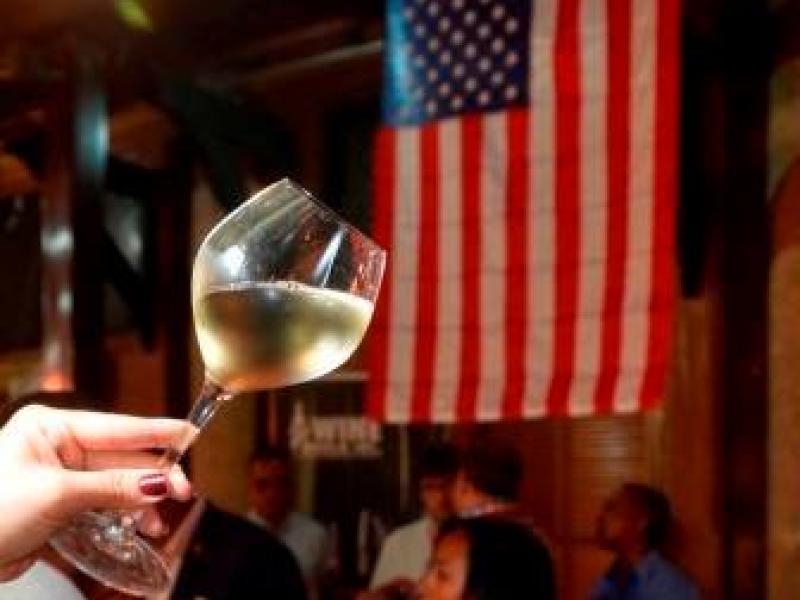 Celebran en La Habana Primer Simposio del Vino de California 
