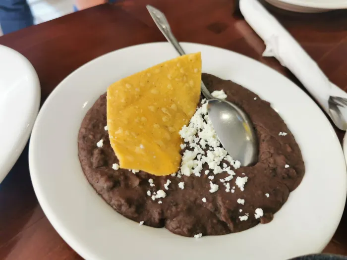Frijol negro con queso. Rincón Huasteco