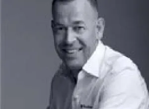 KLM colabora con el renombrado Chef Richard van Oostenbrugge