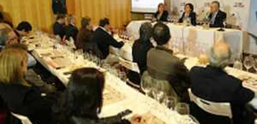 Uruguay promociona la excelencia de sus vinos Tannat en Enofusión 2016 Uruguay promociona la excelencia de sus vinos Tannat en Enofusión 2016