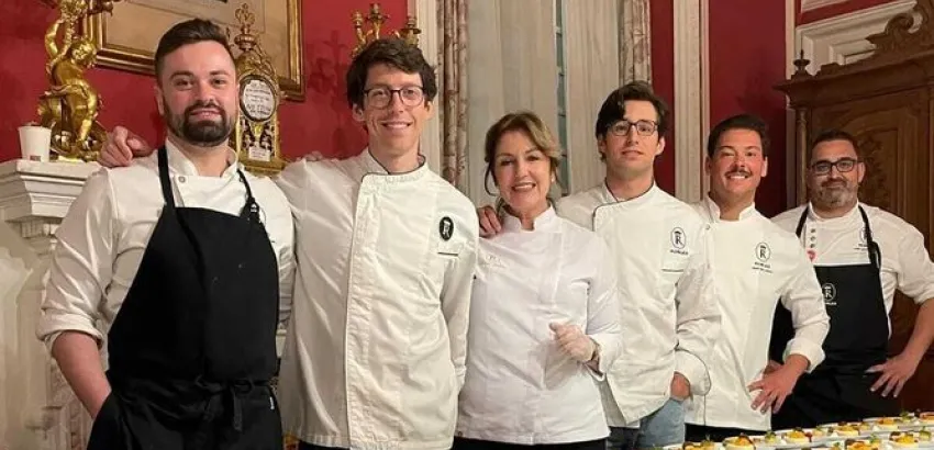 El postre conmemorativo del Grupo Robles triunfa en Madrid El postre conmemorativo del Grupo Robles triunfa en Madrid