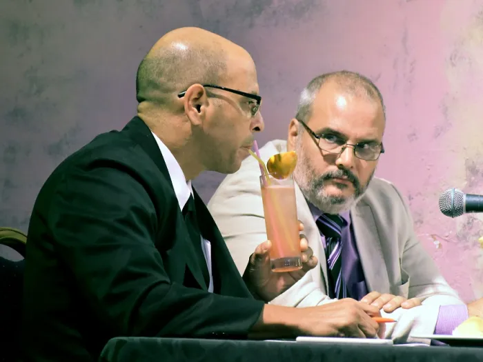 Los jueces valoraron la capacidad para innovar de los bartenders a partir de una diversidad de productos puestos a su disposición en el último minuto. Fotos/Raúl Abreu.