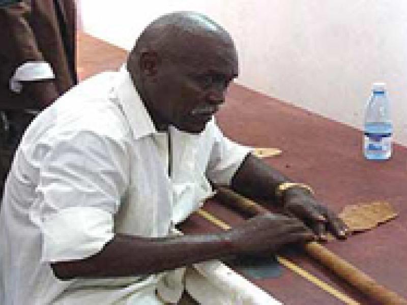 Tabaquero cubano recibirá quinto Récord Guinnes por habano de 80 metros