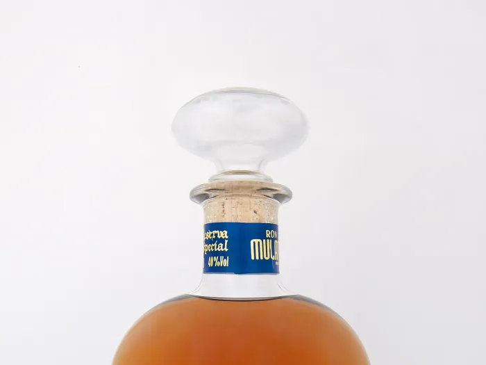 Ron-Mulata-25-años-botella-Tecnoazucar