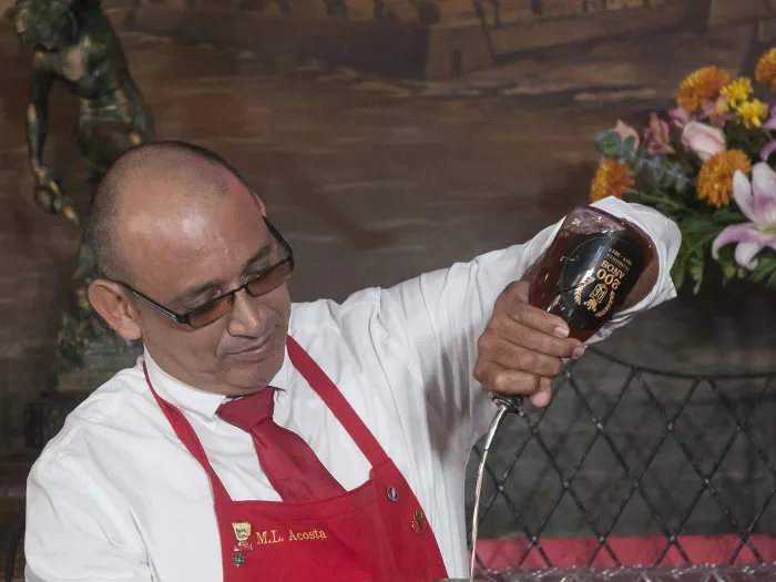 Mario Luis Acosta, del restaurante Waoo!!!, obtuvo el segundo lugar del certamen.. 