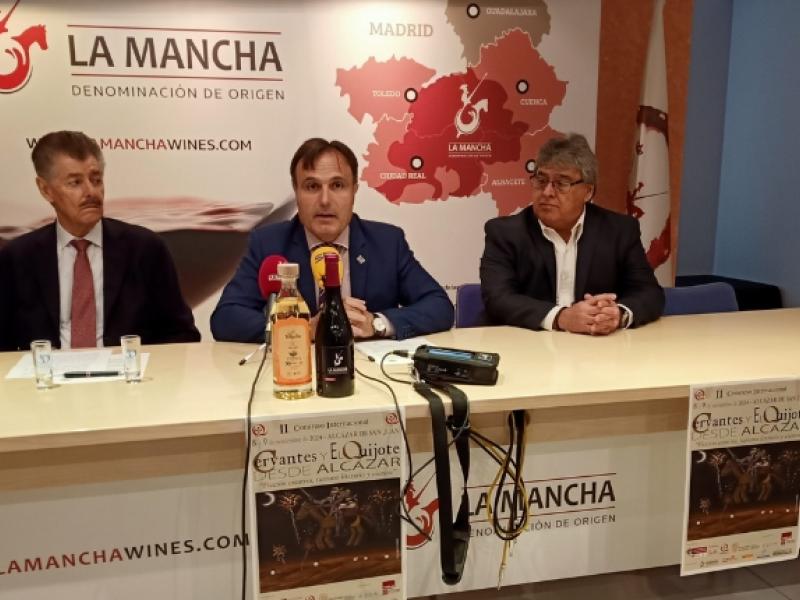 firma del tratado de colaboración entre la Denominación de Origen La Mancha y el Consejo Regulador del Tequila
