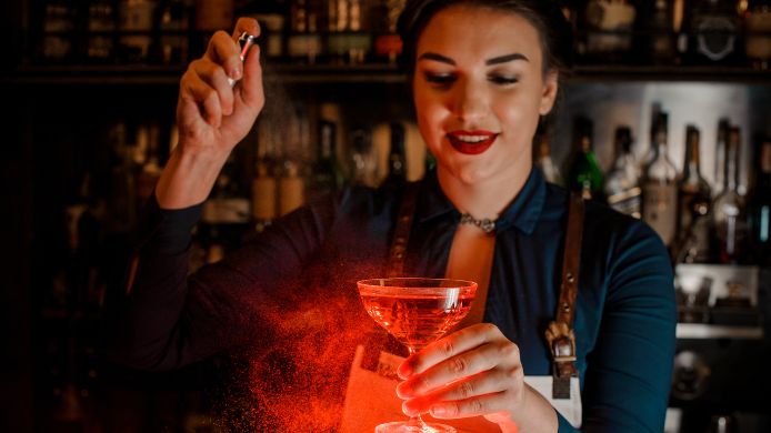 estudiar coctelería para ser bartender profesional