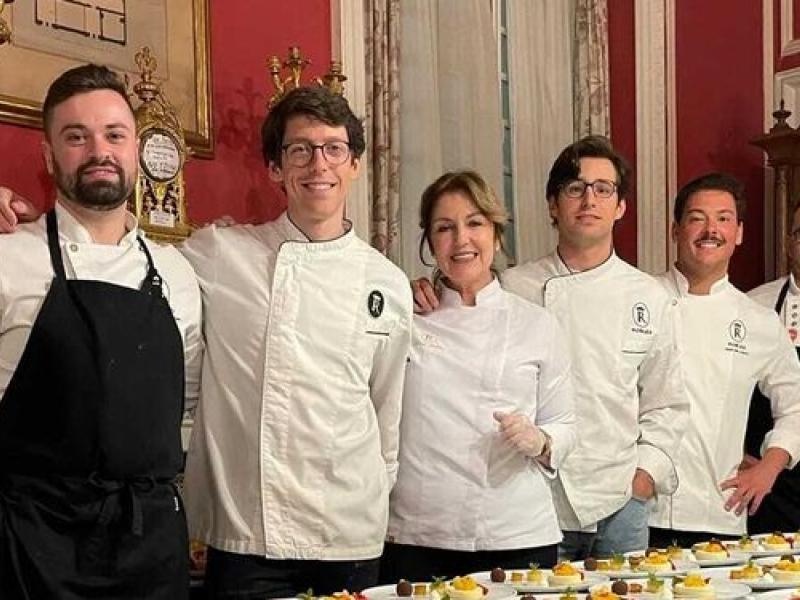 El postre conmemorativo del Grupo Robles triunfa en Madrid
