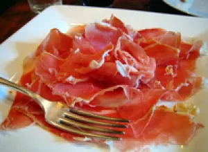 España vende más jamón serrano en el exterior