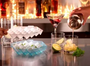 Presentan una cubitera de hielo para hacerlos rellenos