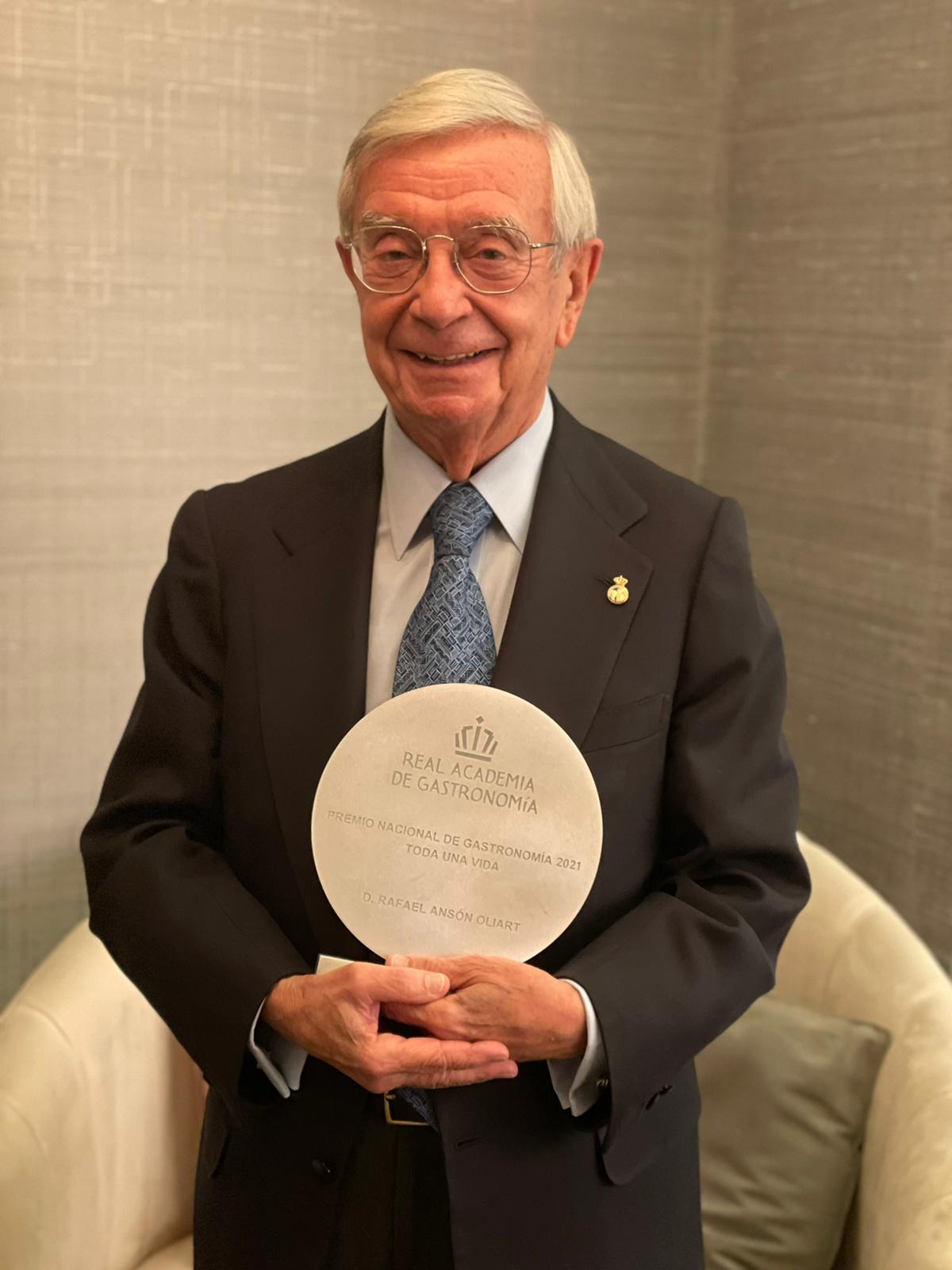 Rafael Ansón-Premio-Nacional-de-Gastronomía-2021