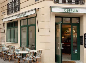 Fachada de Capsule