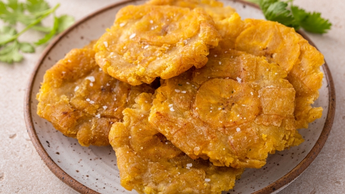 Tostones de plátano verde Tostones de plátano verde