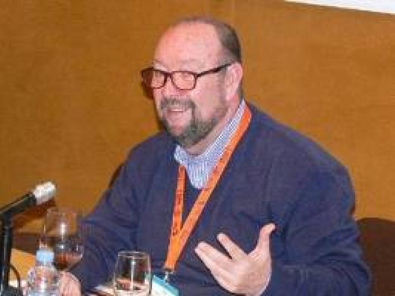 Entrevista a Ernesto Gallud, Secretario de la Asociación Española de Periodistas y Escritores del Vino, impulsor de la agencia de marketing Enogastronómico a la Mesa 