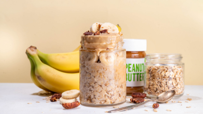 Overnight oats de plátano, cacahuete y chocolate