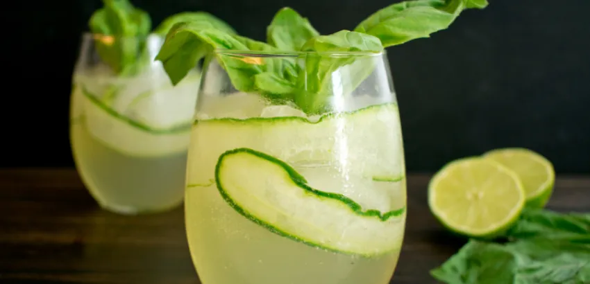mocktail de pepino y albahaca
