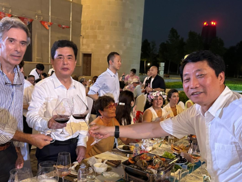 Yantai brinda por su certificación como Destino Enoturístico Responsable de OMET