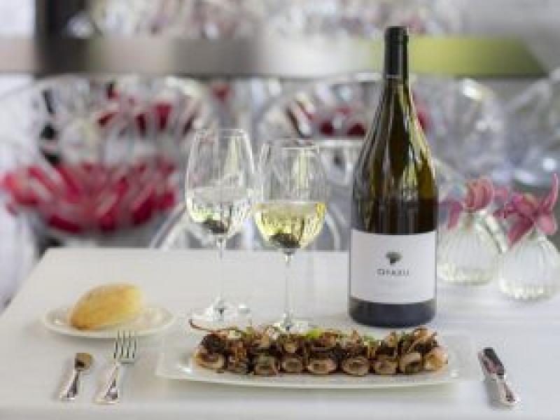 Los vinos blancos en gran fotmato son para el verano