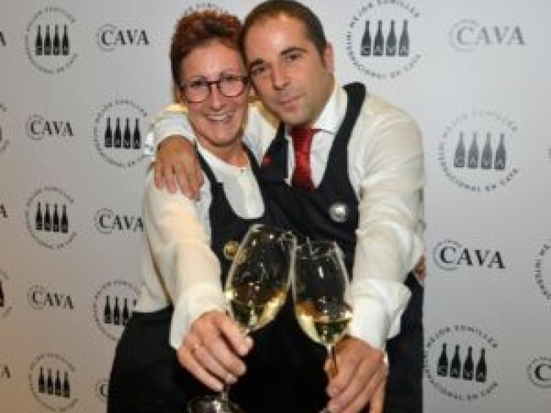 Sumiller Marta Burgos ganadora de la primera semifinal del concurso 'Mejor Sumiller Internacional en Cava'