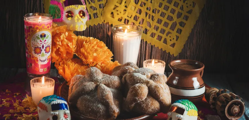 Pan de muerto para celebrar el Día de Muertos en México Festival café chocolate pan de muerto