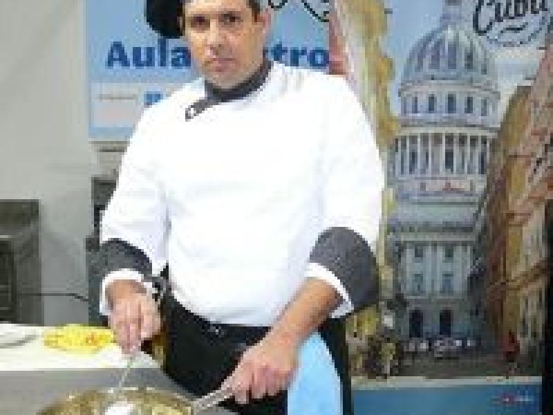 Chef cubano Carlos Michael Damas Guillén: cocinar con el corazón es lo más importante