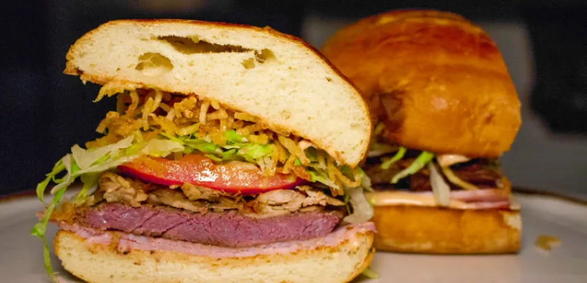 La tripleta es un sándwich tradicional de la gastronomía de Puerto Rico tripleta puerto rico