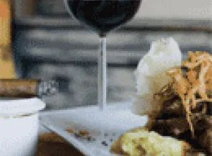 Filete de res en salsa Vermouth al jengibre y sésamo
