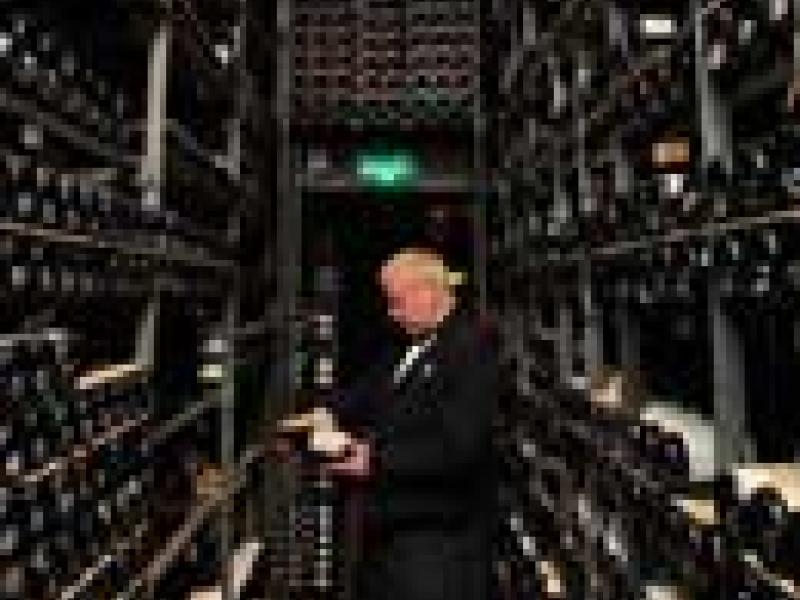 Francia: Millonaria subasta de vinos hace olvidar la crisis económica