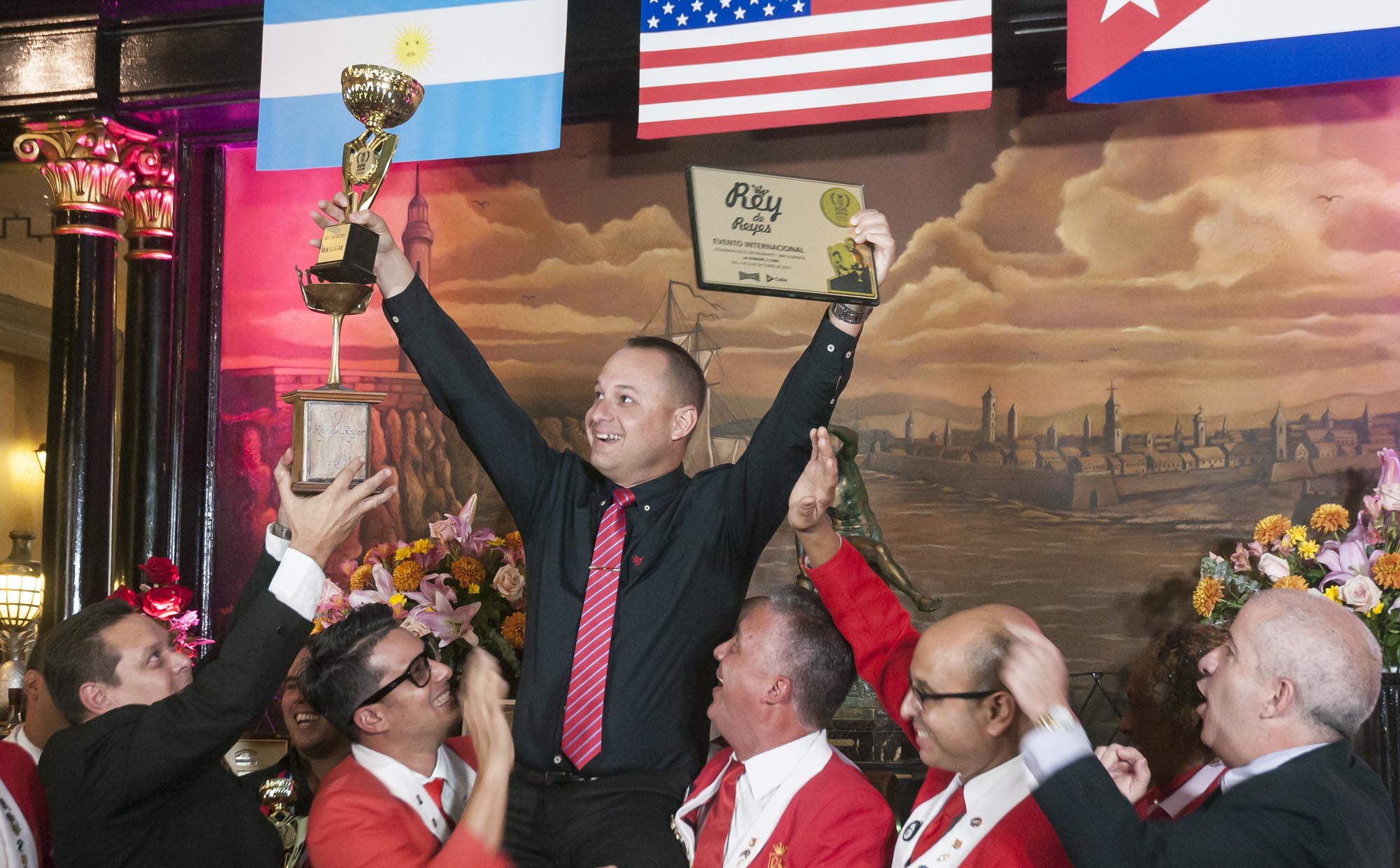 Adrián Ravelo, ganador del evento Internacional de Cantina Rey de Reyes del Daiquirí 