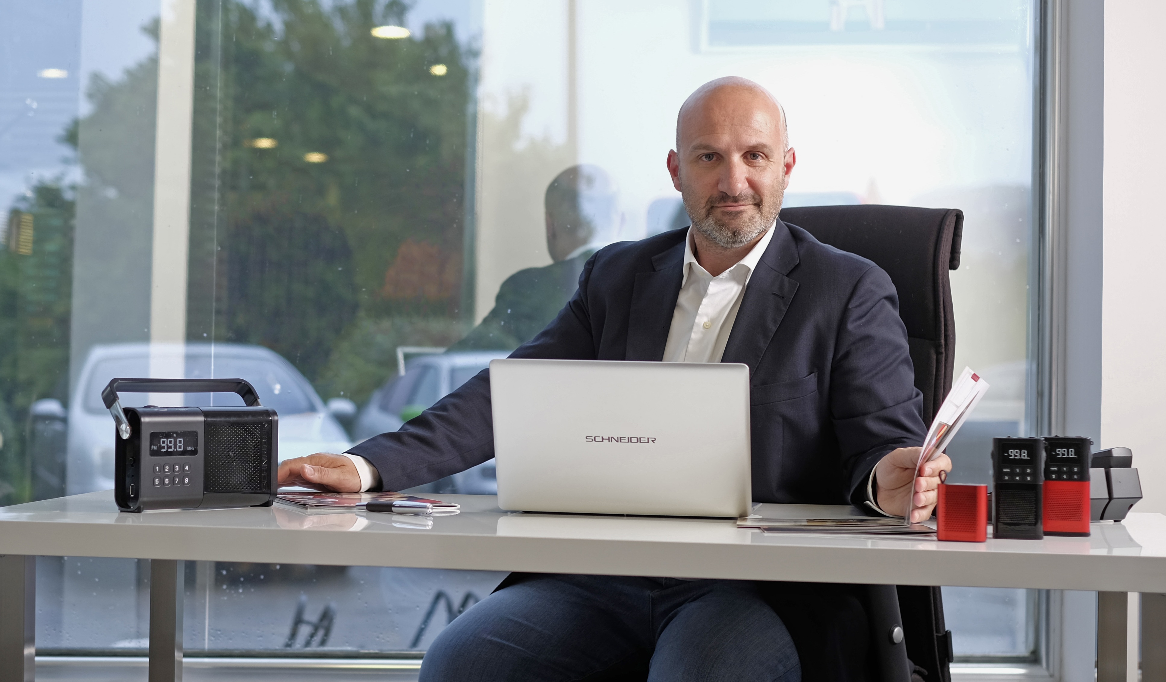 Schneider-Israel-Casado