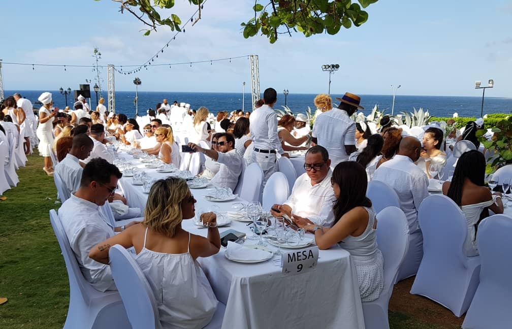Le Dîner en Blanc