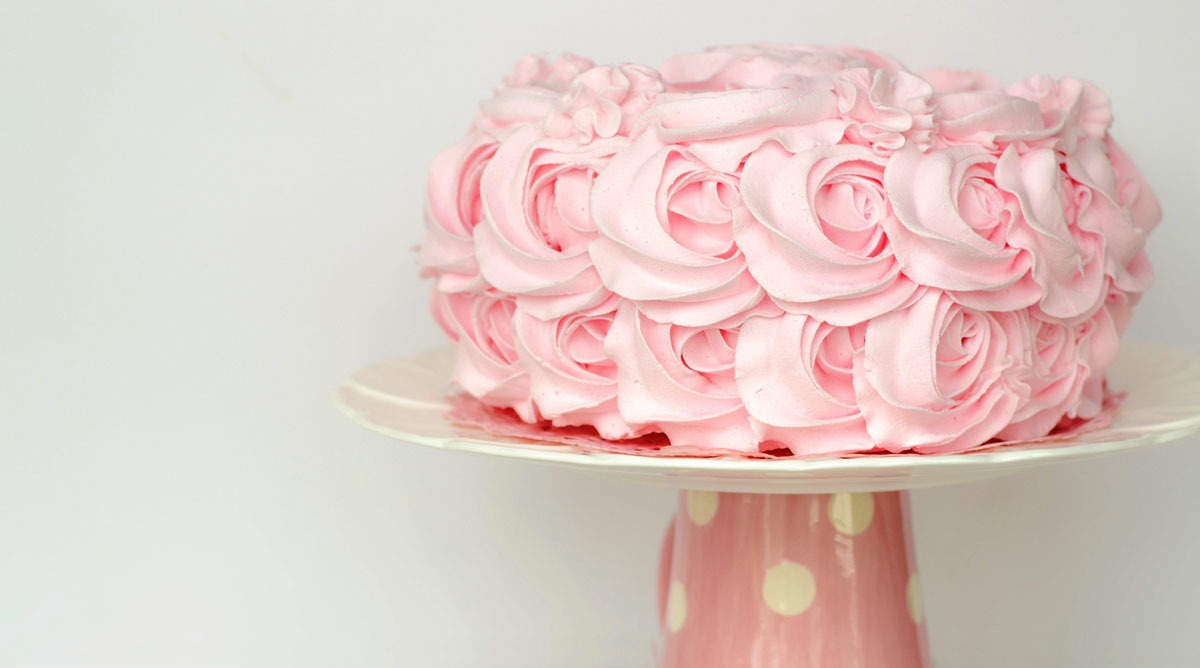 Postres-Tarta de crema de mantequilla, frambuesas y mascarpone