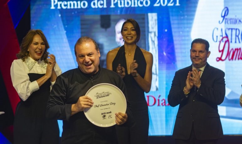Premios Nacionales a la Gastronomía Dominicana-Leandro-Díaz-Premio-del-Público