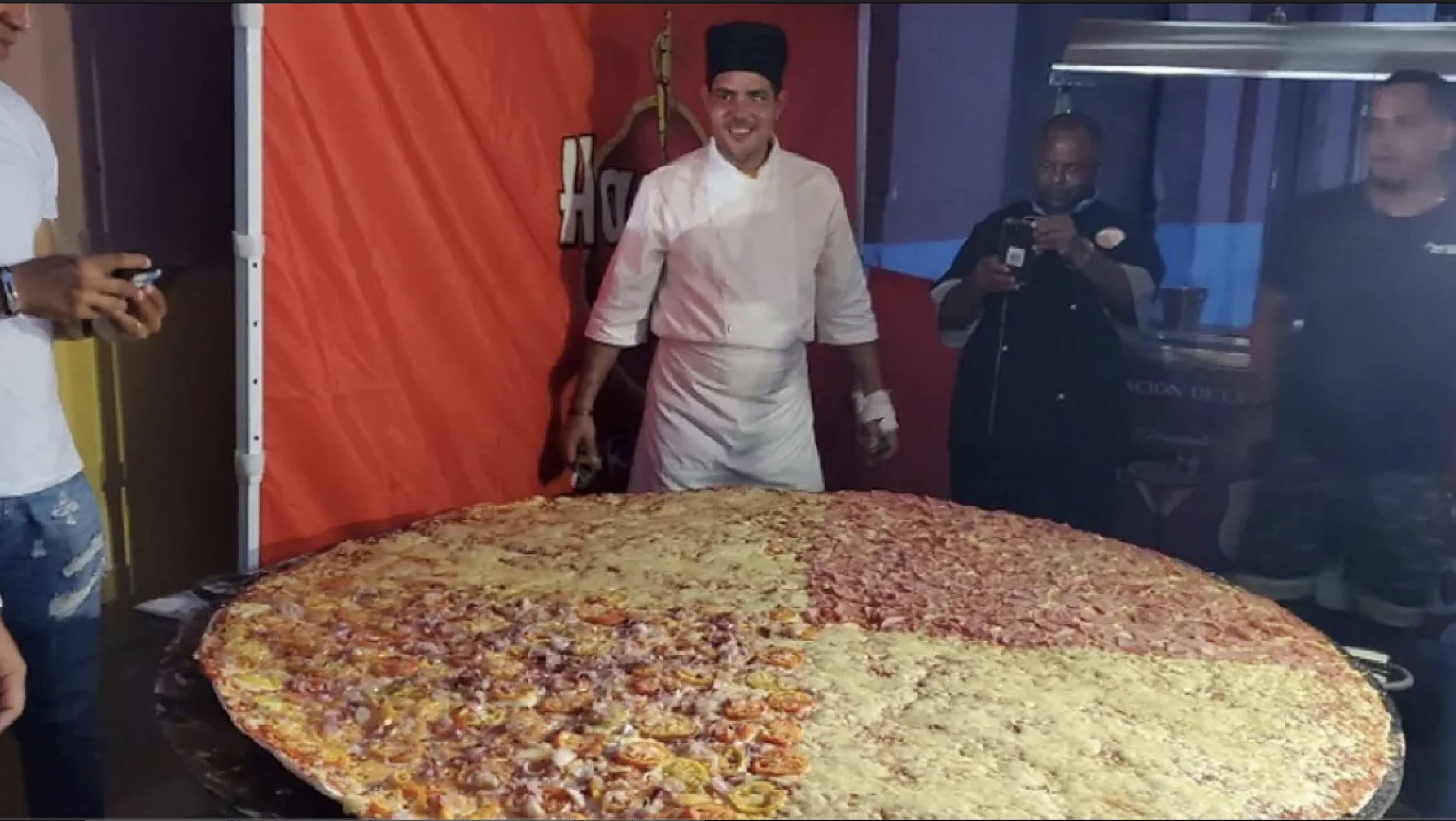 Hornean la pizza más grande de toda Cuba