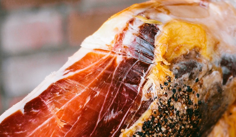 Jamón cortado a mano