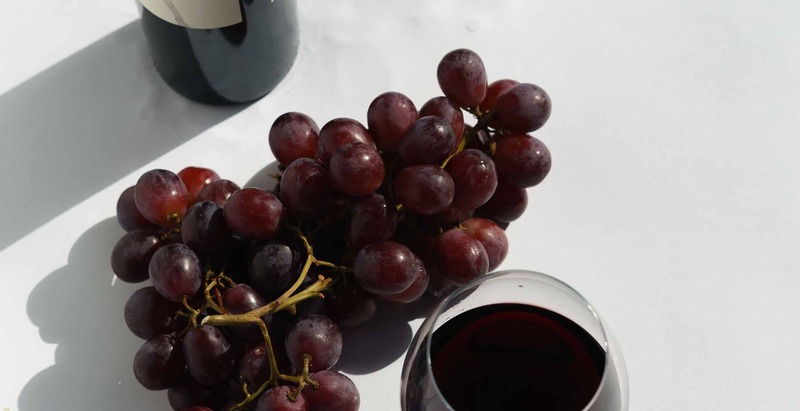 uvas y vino