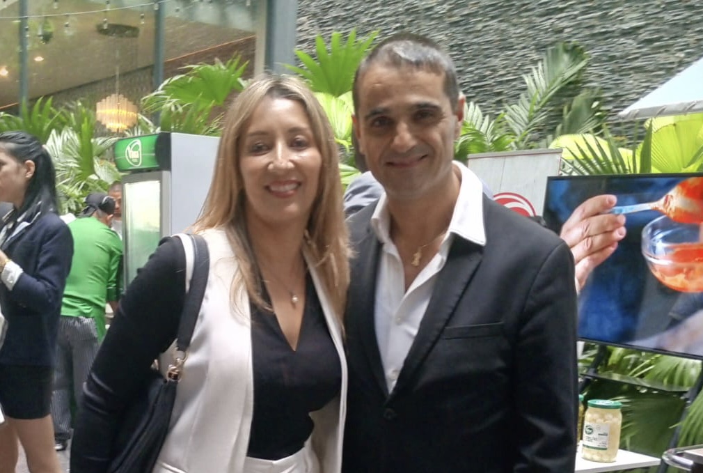 señor Ángel Martín Peccis, Embajador de España en Cuba Y su esposa