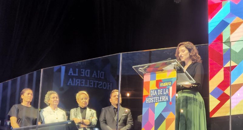 Isabel Ayuso Díaz recibe premio Madrina de Honor