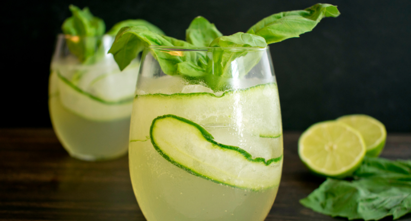mocktail de pepino y albahaca
