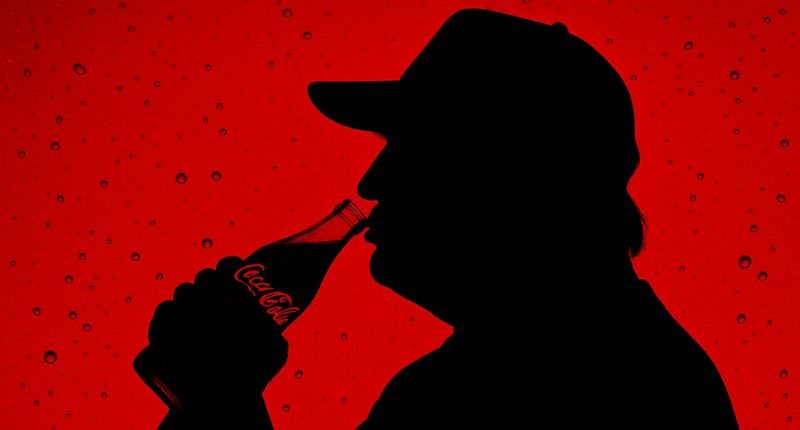 Trump bebiendo coca-cola