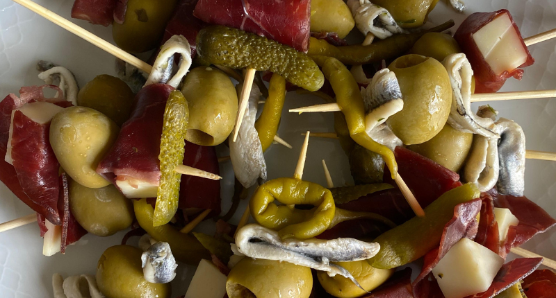 Gildas de cecina y queso y gilda de boquerón