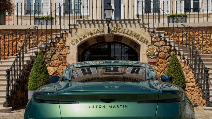 Aston Martin y Champagne Bollinger