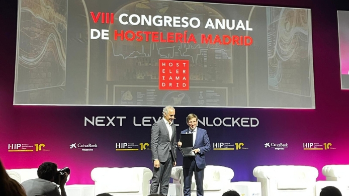 José Antonio Aparicio y José Luis Martínez-Almeida en VIII Congreso anual de Hostelería Madrid