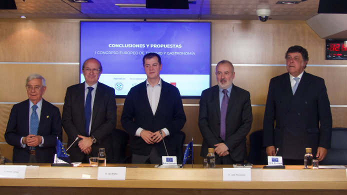 autoridades participantes del Congreso Europeo de Turismo y Gastronomía